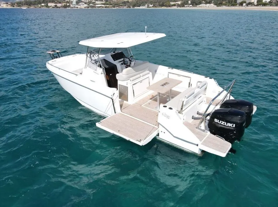 Rent a 9.1m Motor Boat in Ajaccio