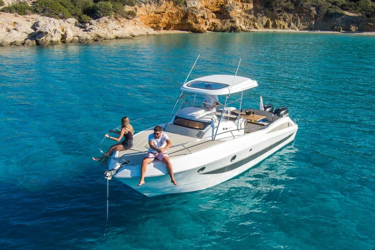 Rent a 9m Boat in Agios Nikolaos