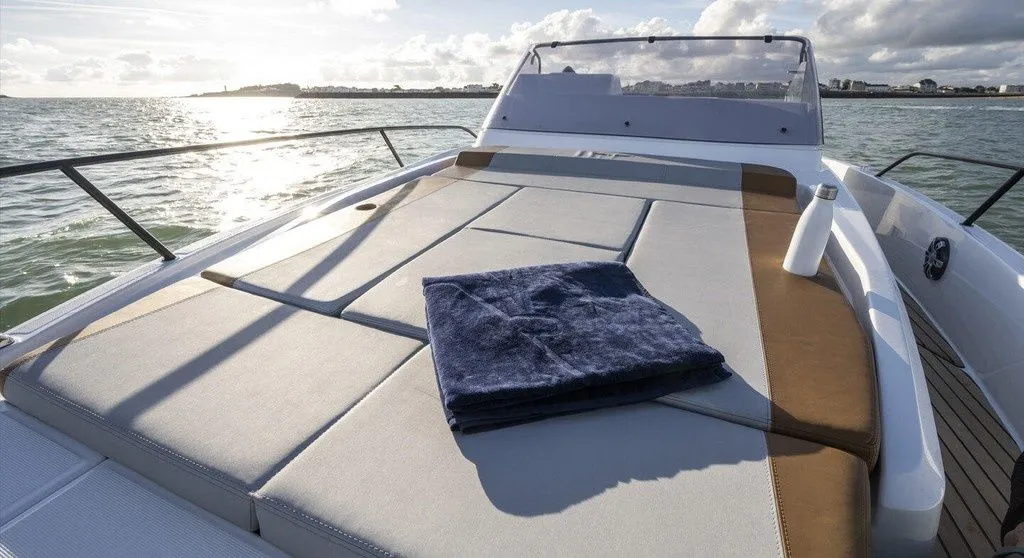 Flyer 901 Charter Boat