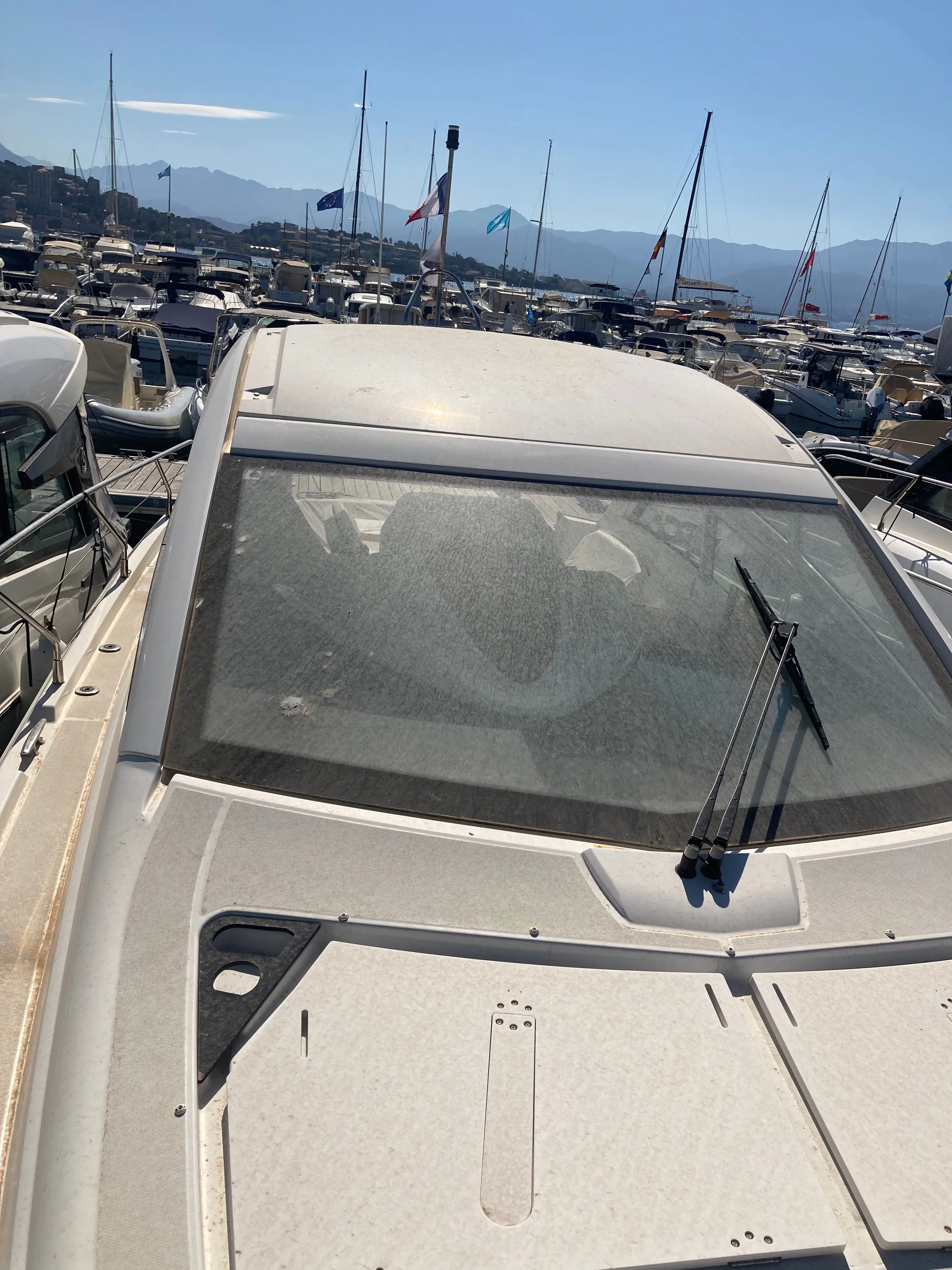 Charter a 9.95m Beneteau Gran Turismo 32 Motor Yacht in Ajaccio