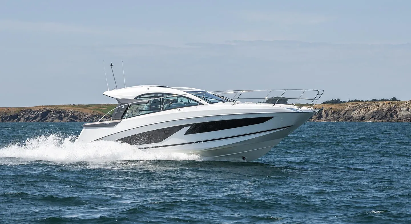 11.56m Rovinj Motor Yacht Beneteau Gran Turismo 36 Hire
