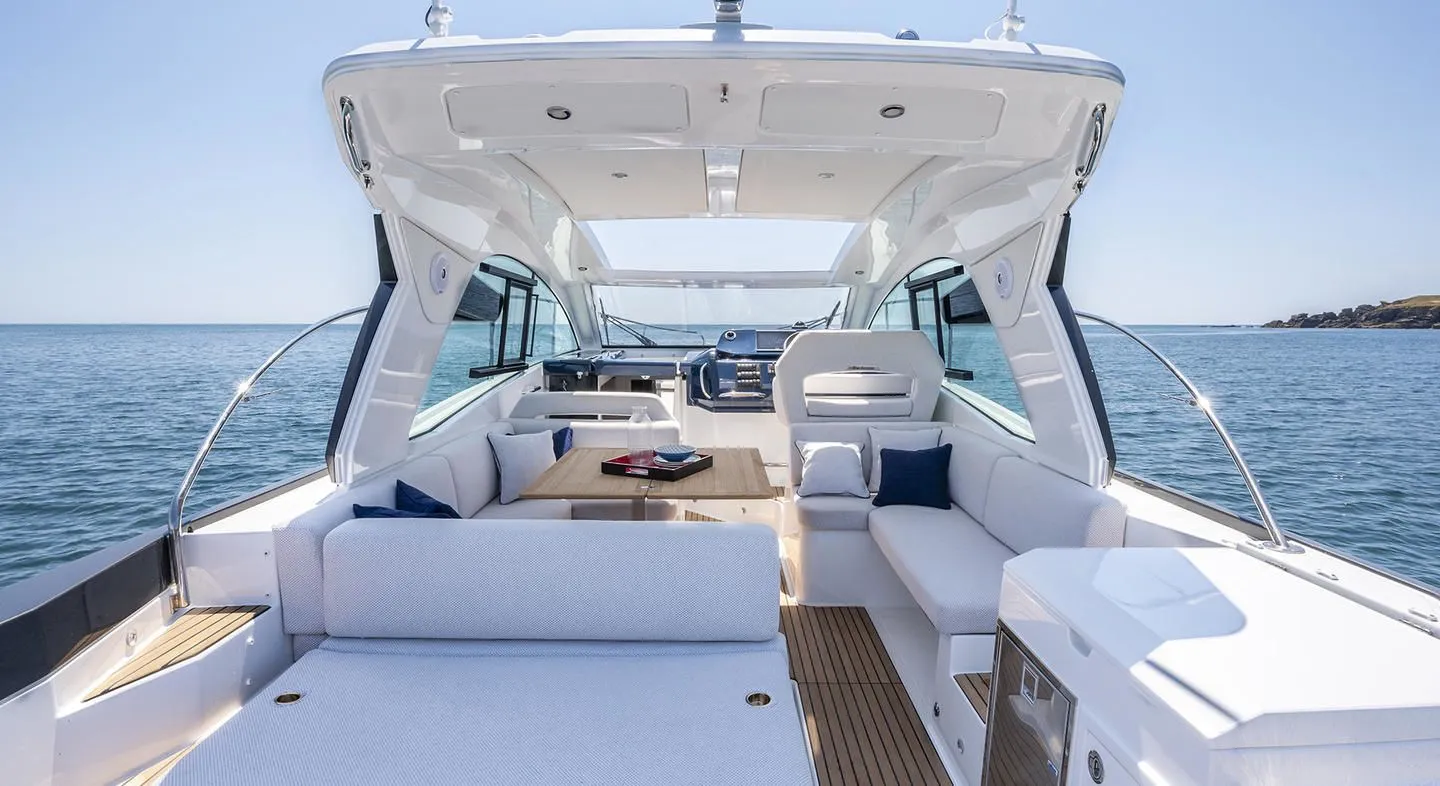 11.56m Rovinj Motor Yacht Beneteau Gran Turismo 36 Hire