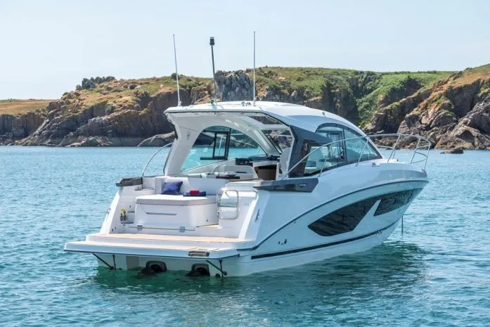 11.56m Naples Motor Yacht Beneteau Gran Turismo 36 Hire