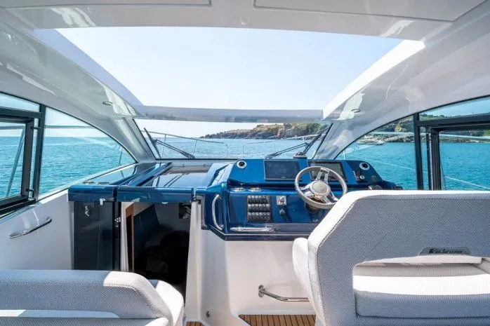 11.56m Naples Motor Yacht Beneteau Gran Turismo 36 Hire
