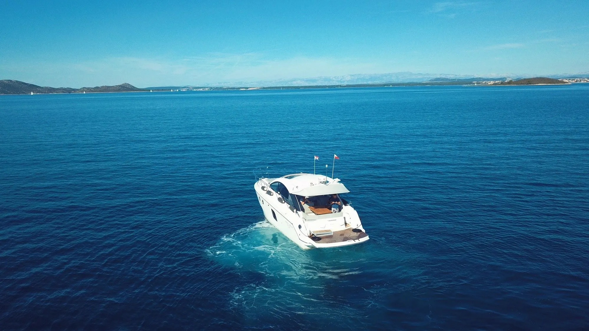 Pure Emotion Charterboot - 5