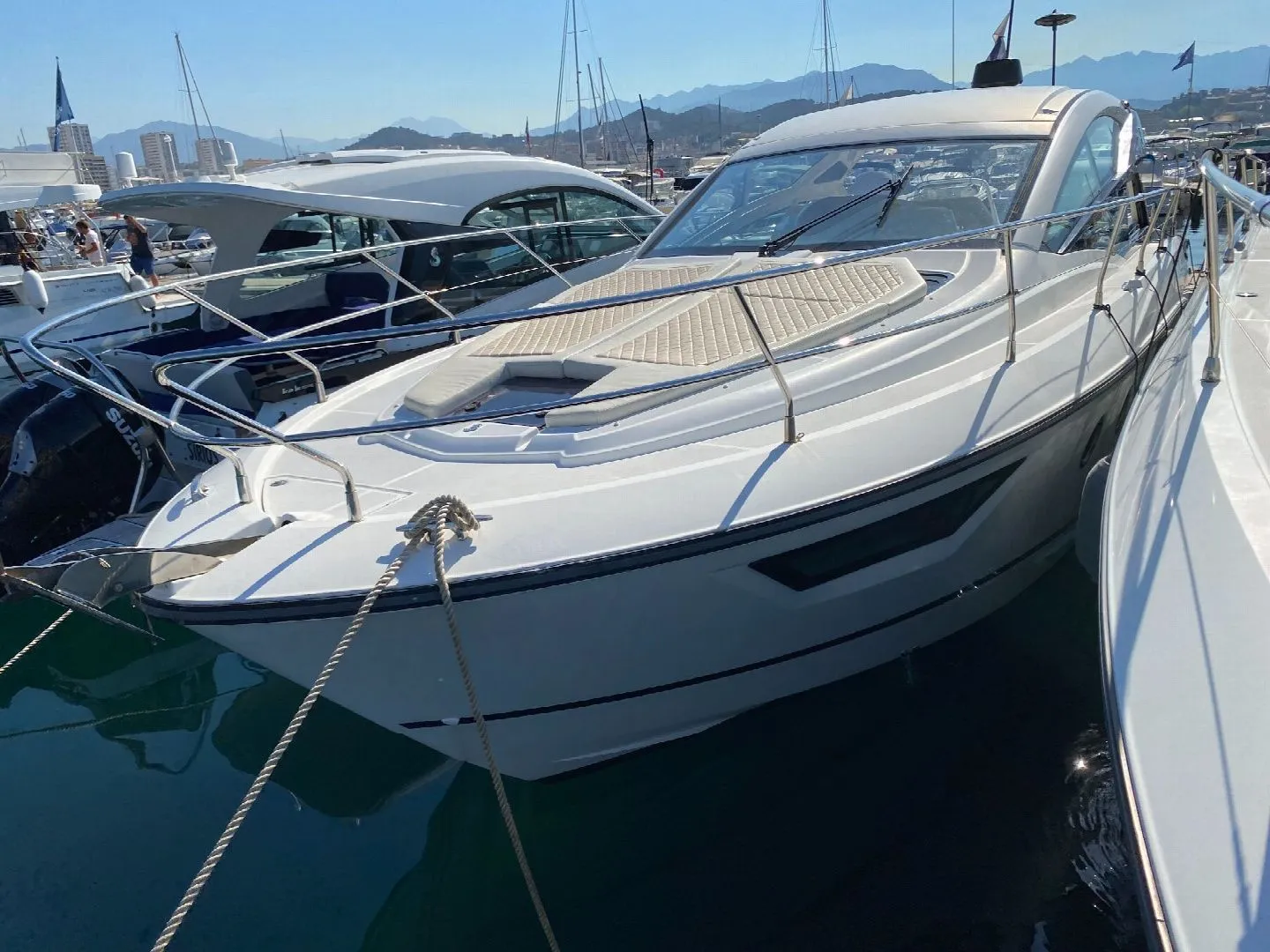 Charter a 12.67m Motor Yacht Beneteau Gran Turismo 40 in Ajaccio