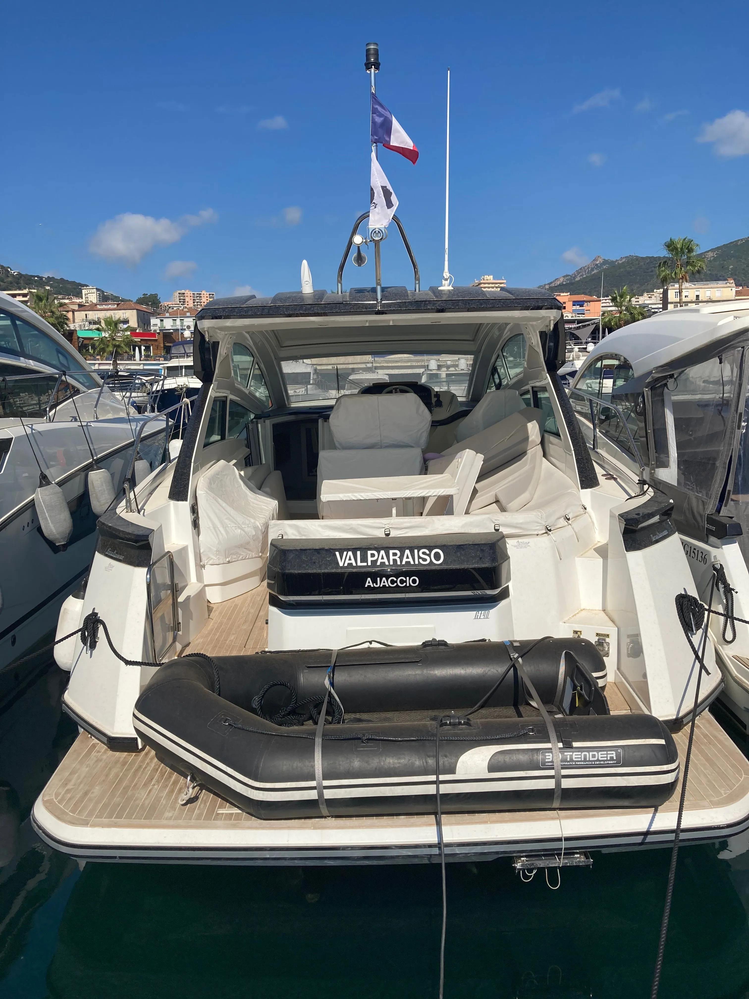 Лодка - Взять в чартер 12.67м Beneteau Gran Turismo 40 в Аяччо
