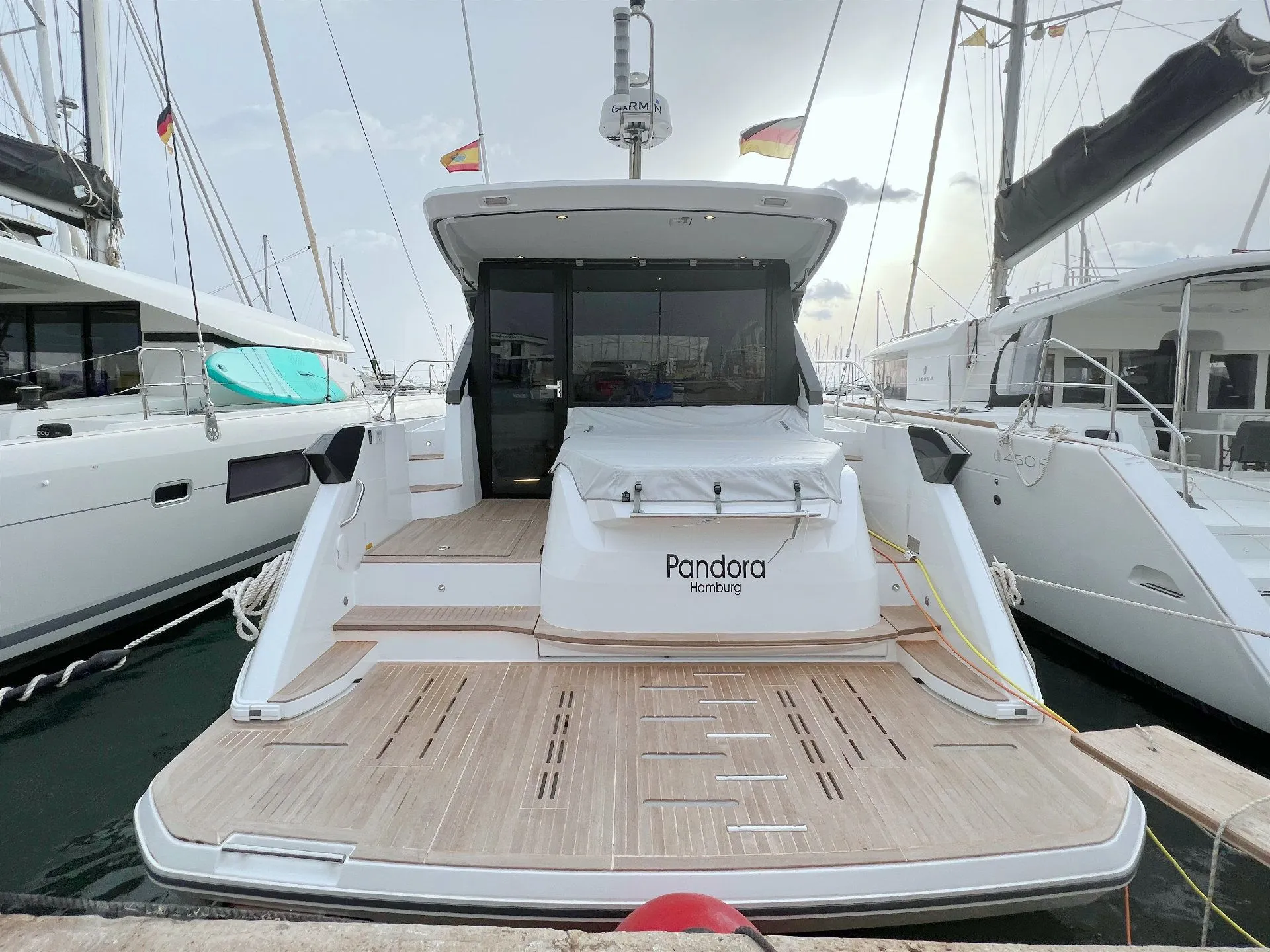 14.78m Can Pastilla Beneteau Gran Turismo 45 Motor Yacht Hire