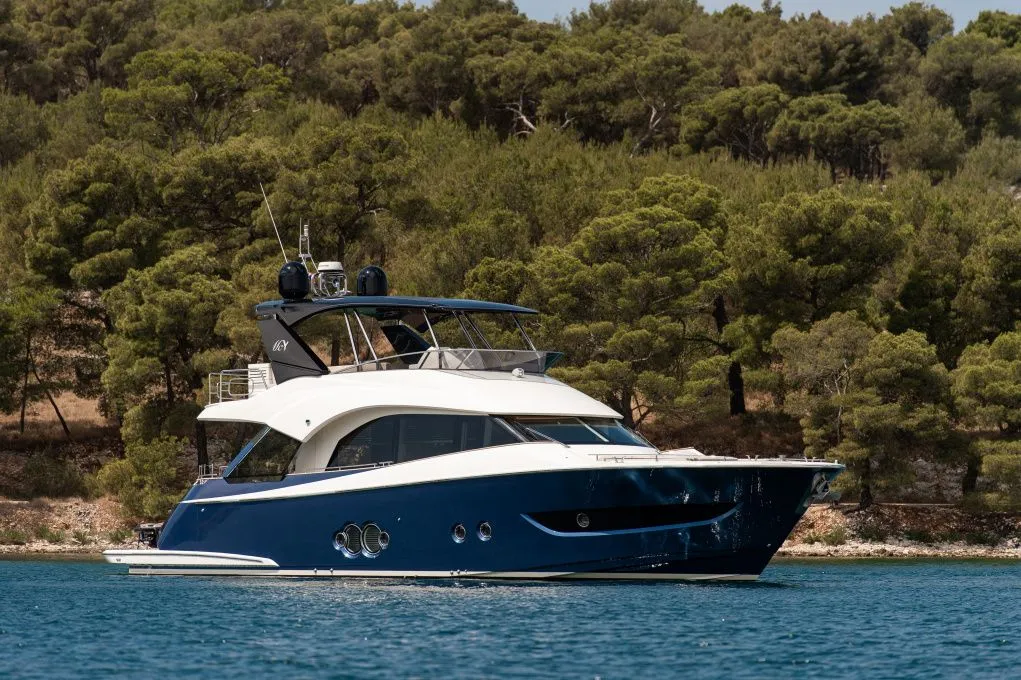 Charter a 20.11m Motor Yacht Beneteau Monte Carlo 66 in Palma de Mallorca