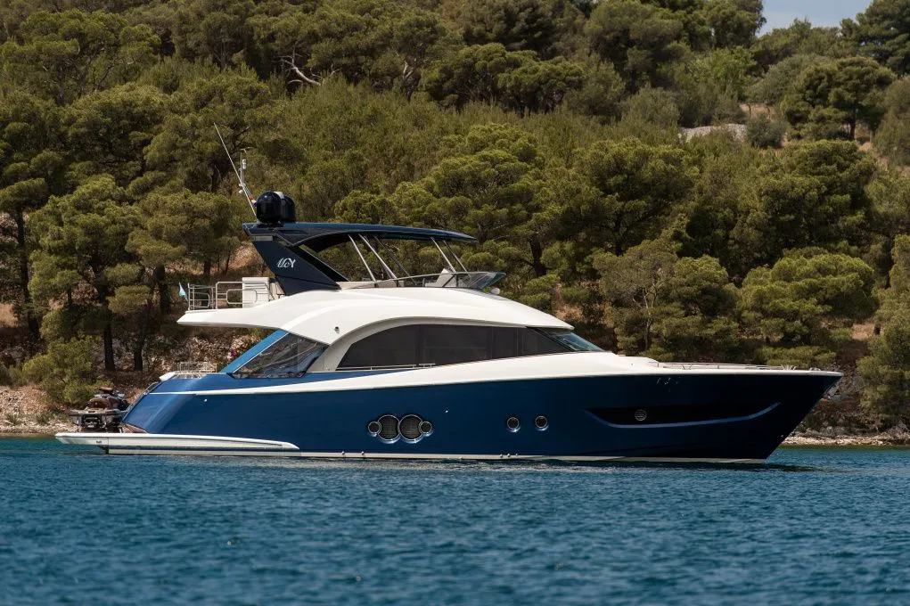Charter a 20.11m Motor Yacht Beneteau Monte Carlo 66 in Palma de Mallorca