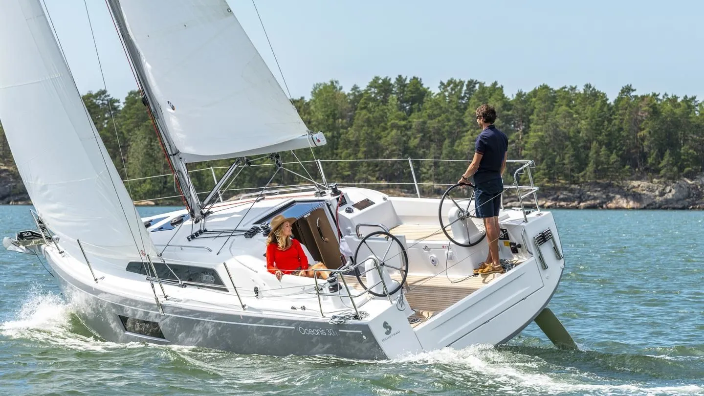 Leírás Charter Boat