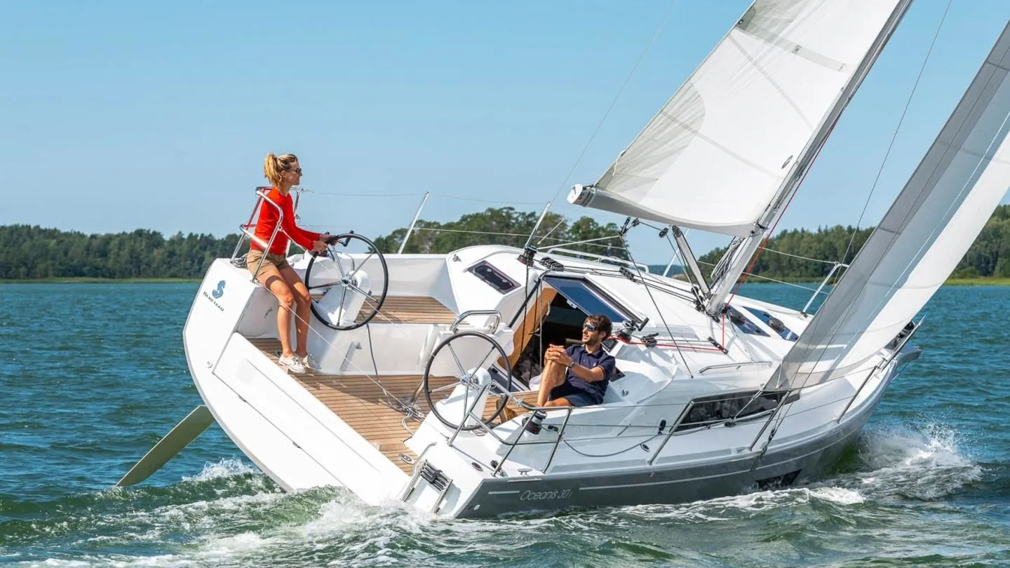 Leírás Charter Boat