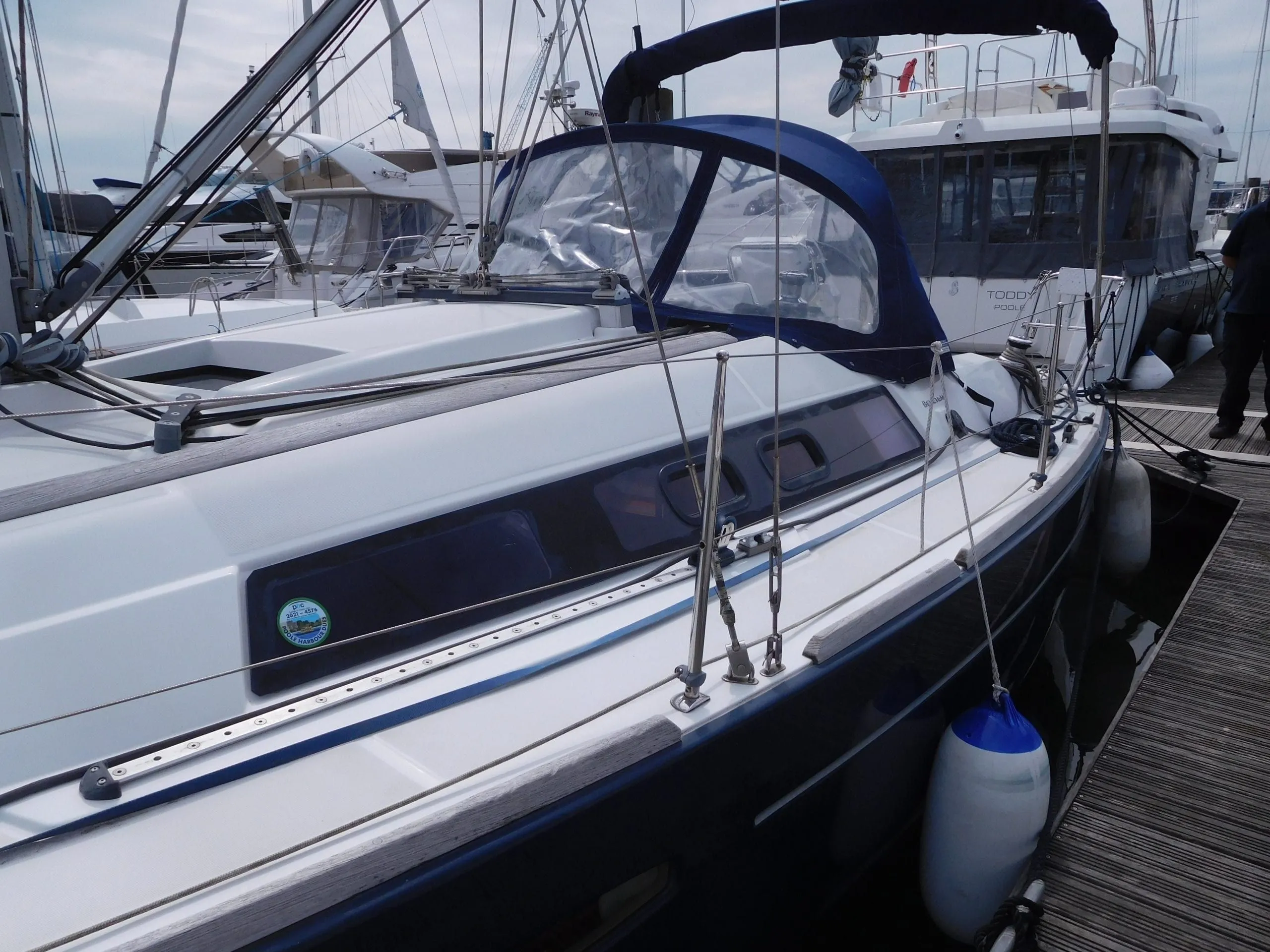 Explore Poole on a 9.3m Rental Sailing Yacht