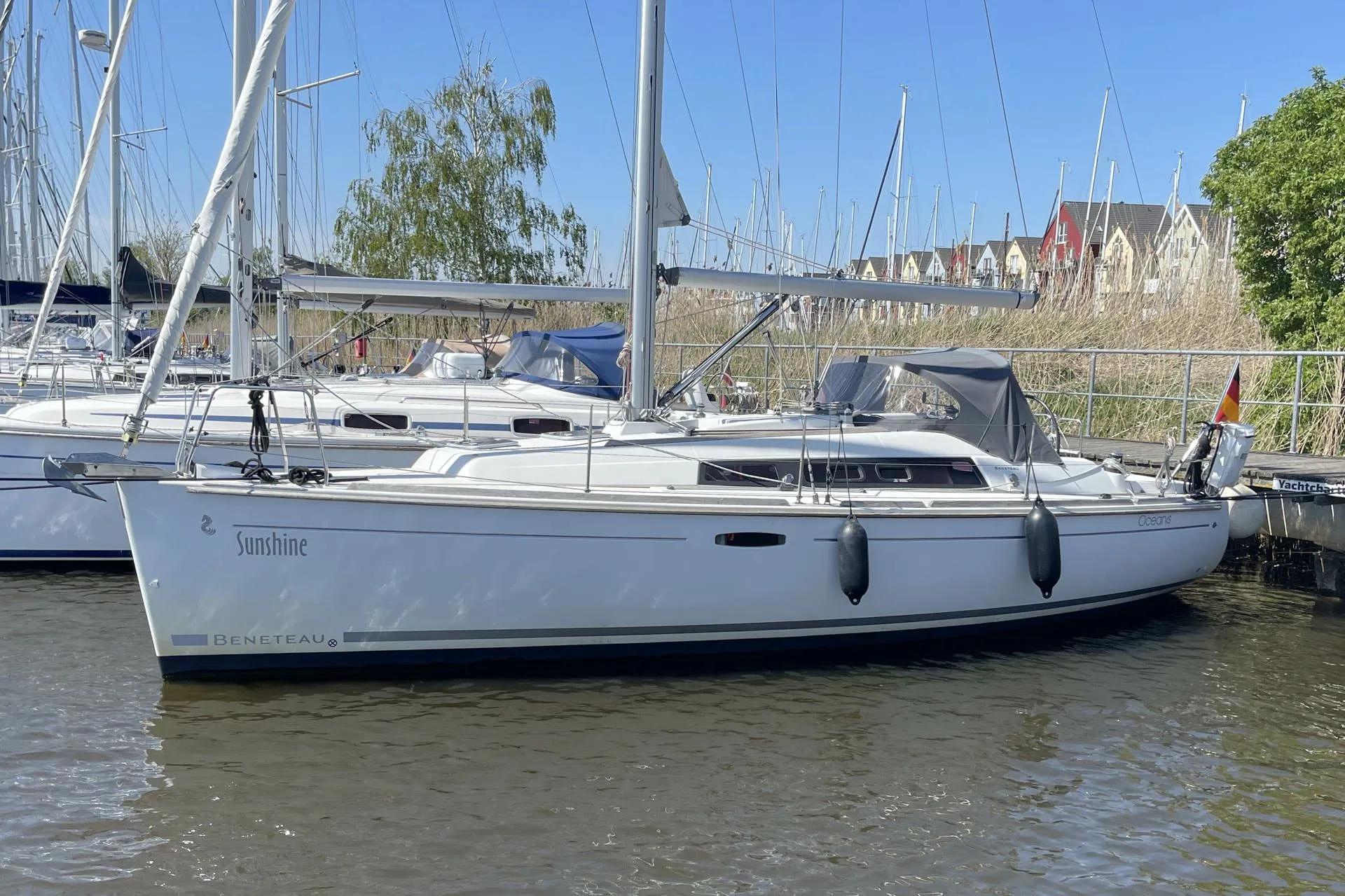 Explore Barth on a 9.66m Beneteau Oceanis 31 Sailing Yacht Rental