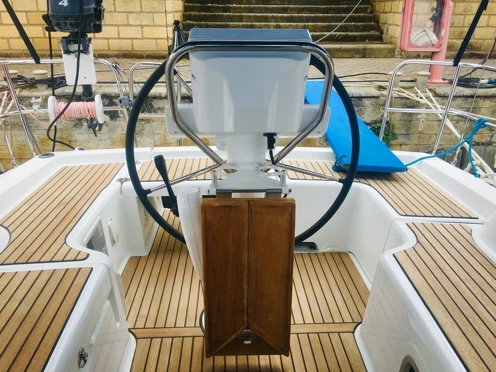 Felix Charterboot - 5