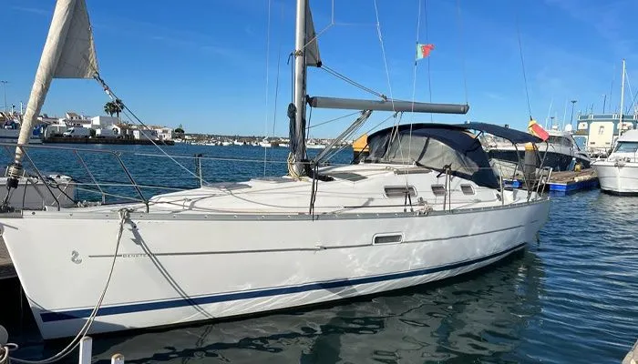 9.7m Isla Canela Beneteau Oceanis 323 Hire