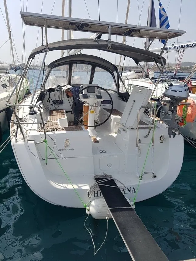Explore Nea Peramos on a 10.34m Rental Boat