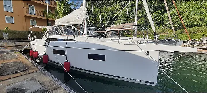 Explore Ko Chang on a 10.77m 2 Cabin Sailing Yacht Rental
