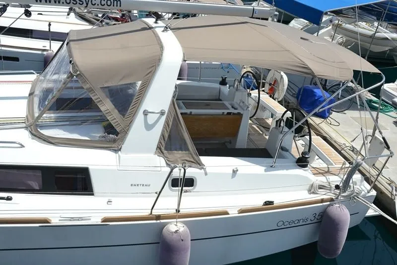 Charter a 10.45m Sailing Yacht Beneteau Oceanis 35 in Marmaris