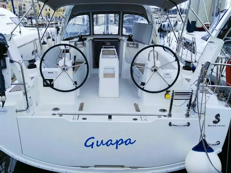 Rent a 9.9m Beneteau Oceanis 35 in Procida