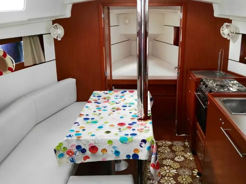 Guapa Charter Boat