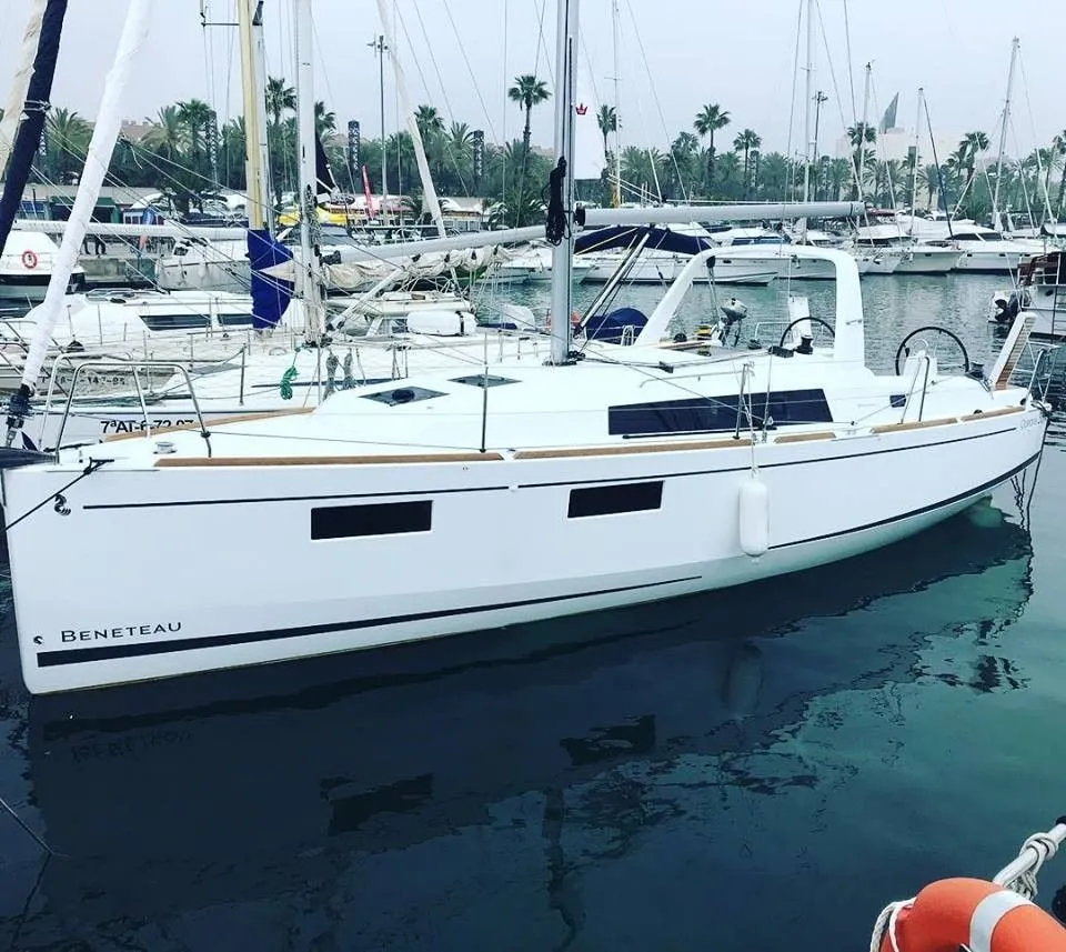 Explore Barcelona on a 9.99m Rental Sailing Yacht