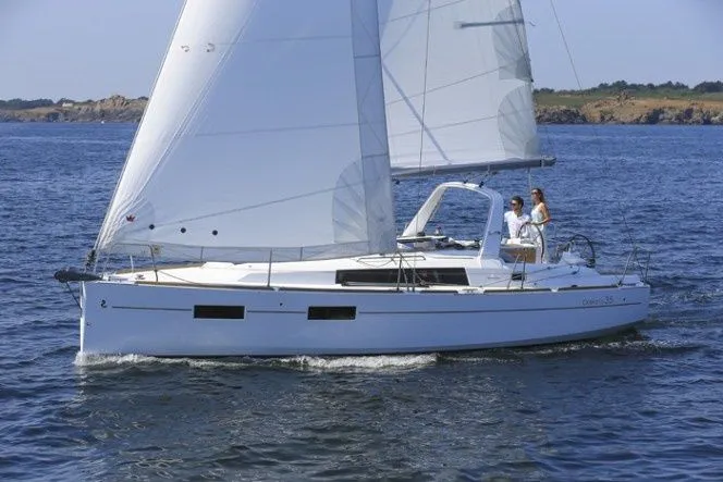 Charter a 10.45m Sailing Yacht Beneteau Oceanis 35 in Torre Grande