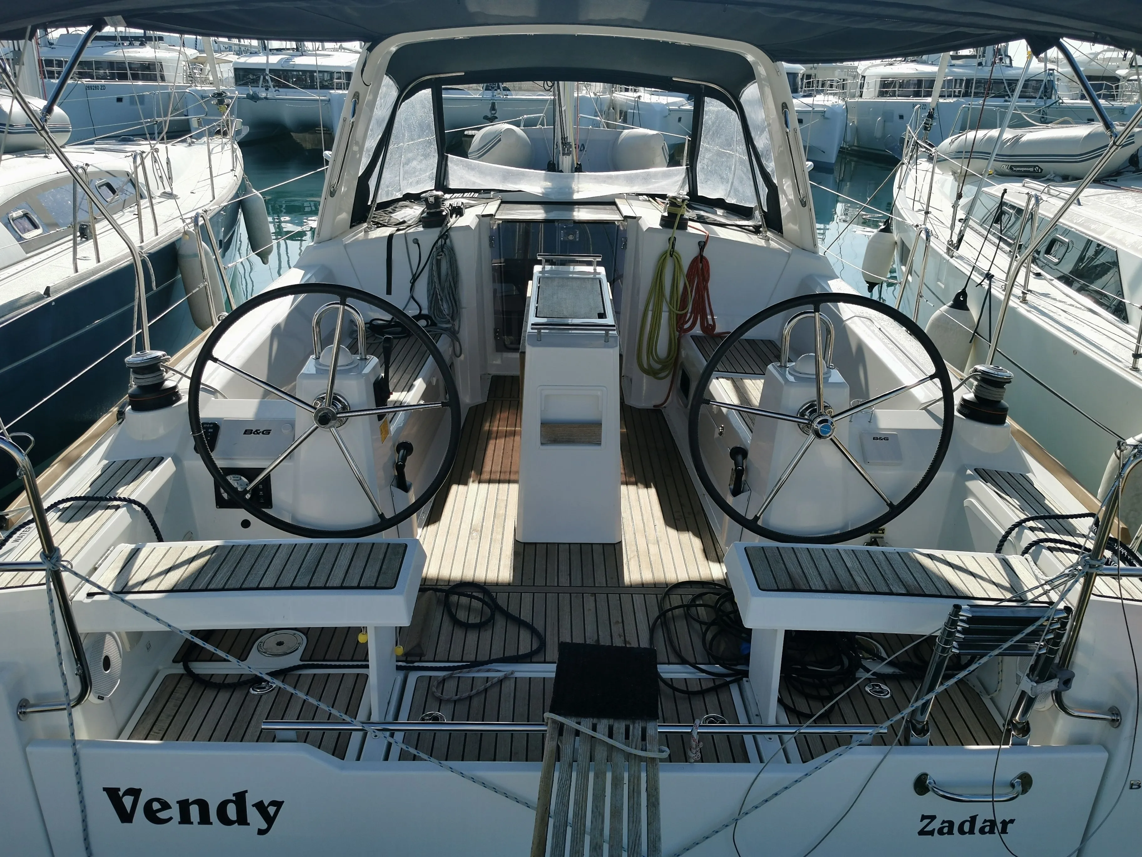 Vendy Charter Boat - 5