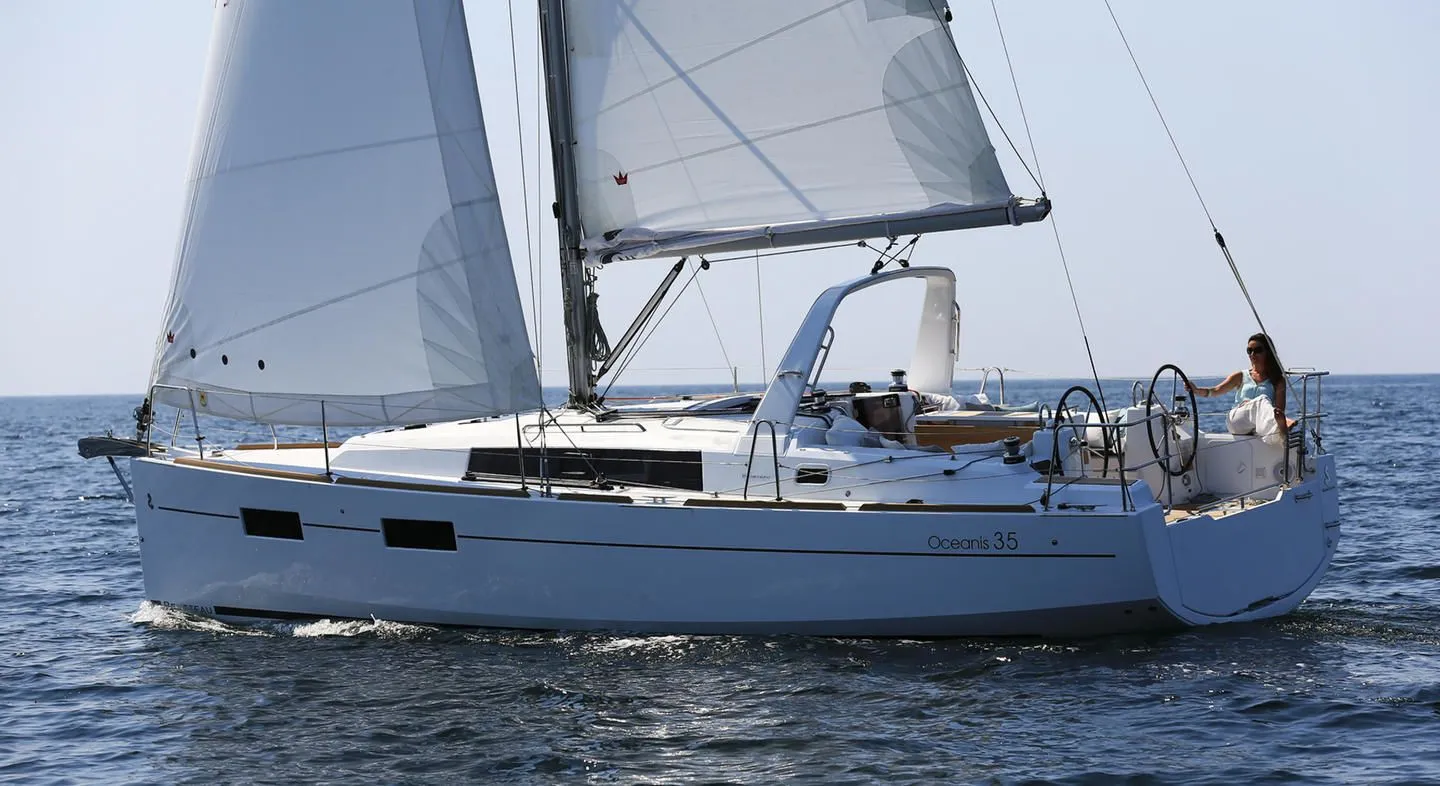 Zomer Charter Boat