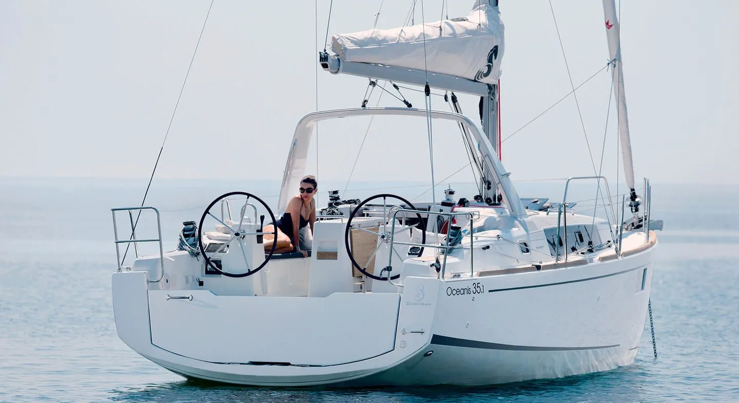 Rent a 10.36m Sailing Yacht in Taranto