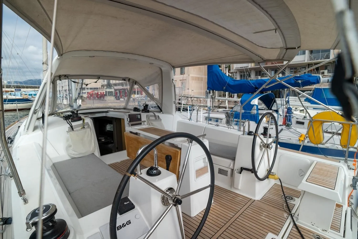 Malilu Charter Boat