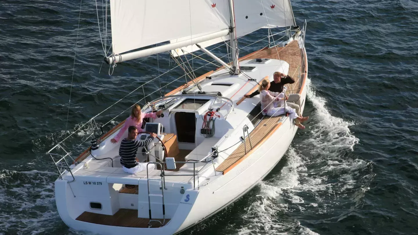 Dolenn Charter Boat