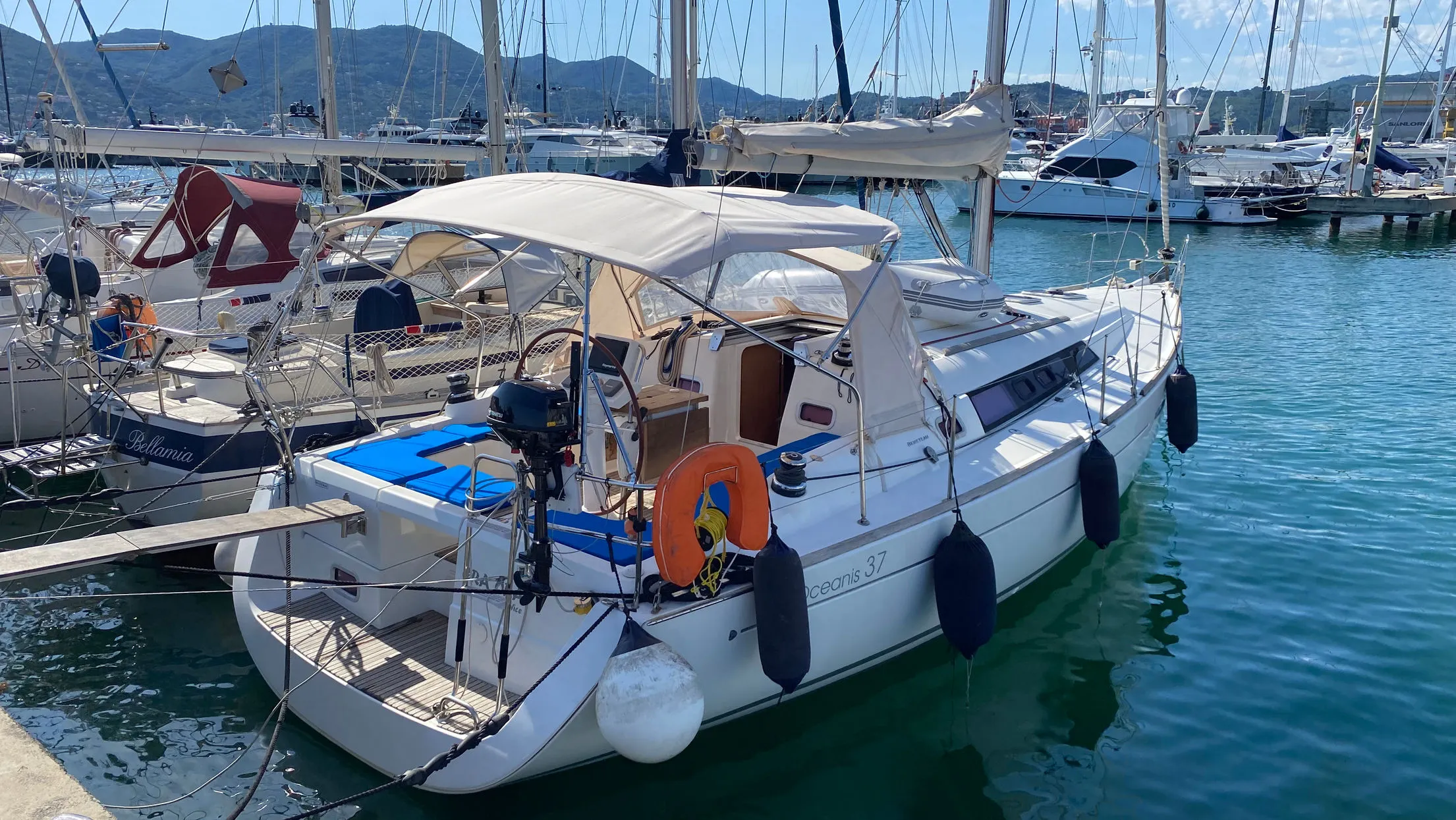 11.58m La Spezia Beneteau Oceanis 37 Sailing Yacht Hire