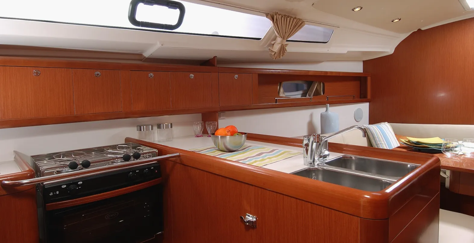 Mina Charterboot - 4