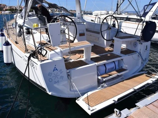 Charter a 11.55m Beneteau Oceanis 38 Sailing Yacht in Carloforte