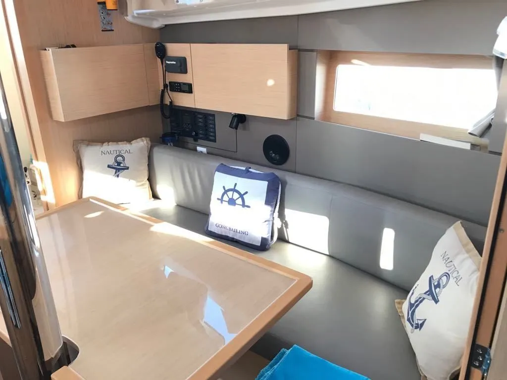 Elisa Charterboot - 5