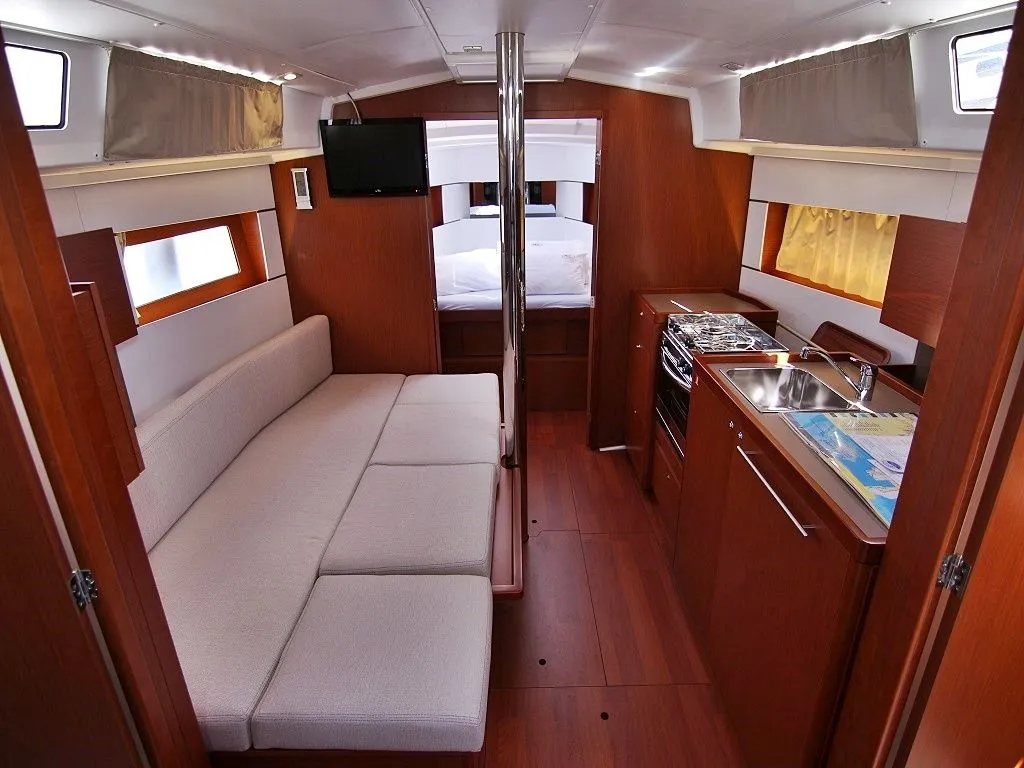 Elsa Charter Boat - 5