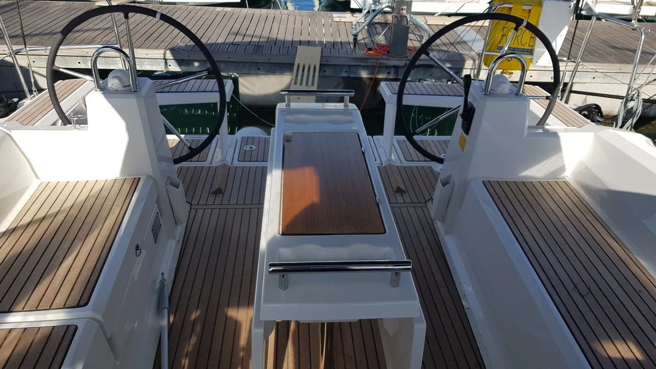 Rent a 11.5m Beneteau Oceanis 38 in Biograd na Moru