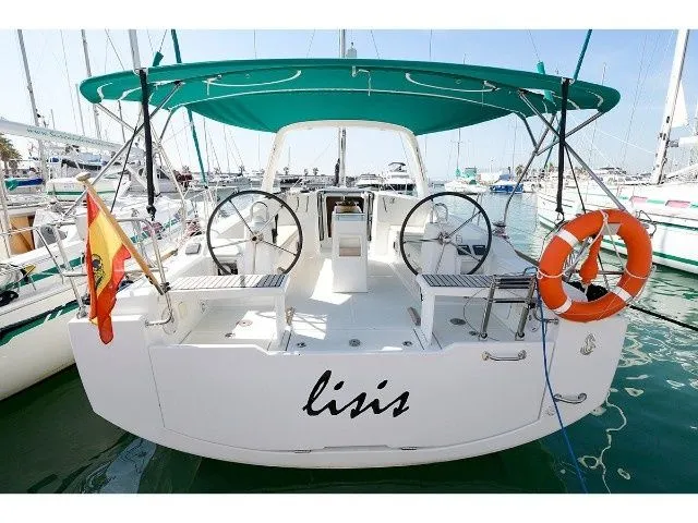 Lisis Charter Boat