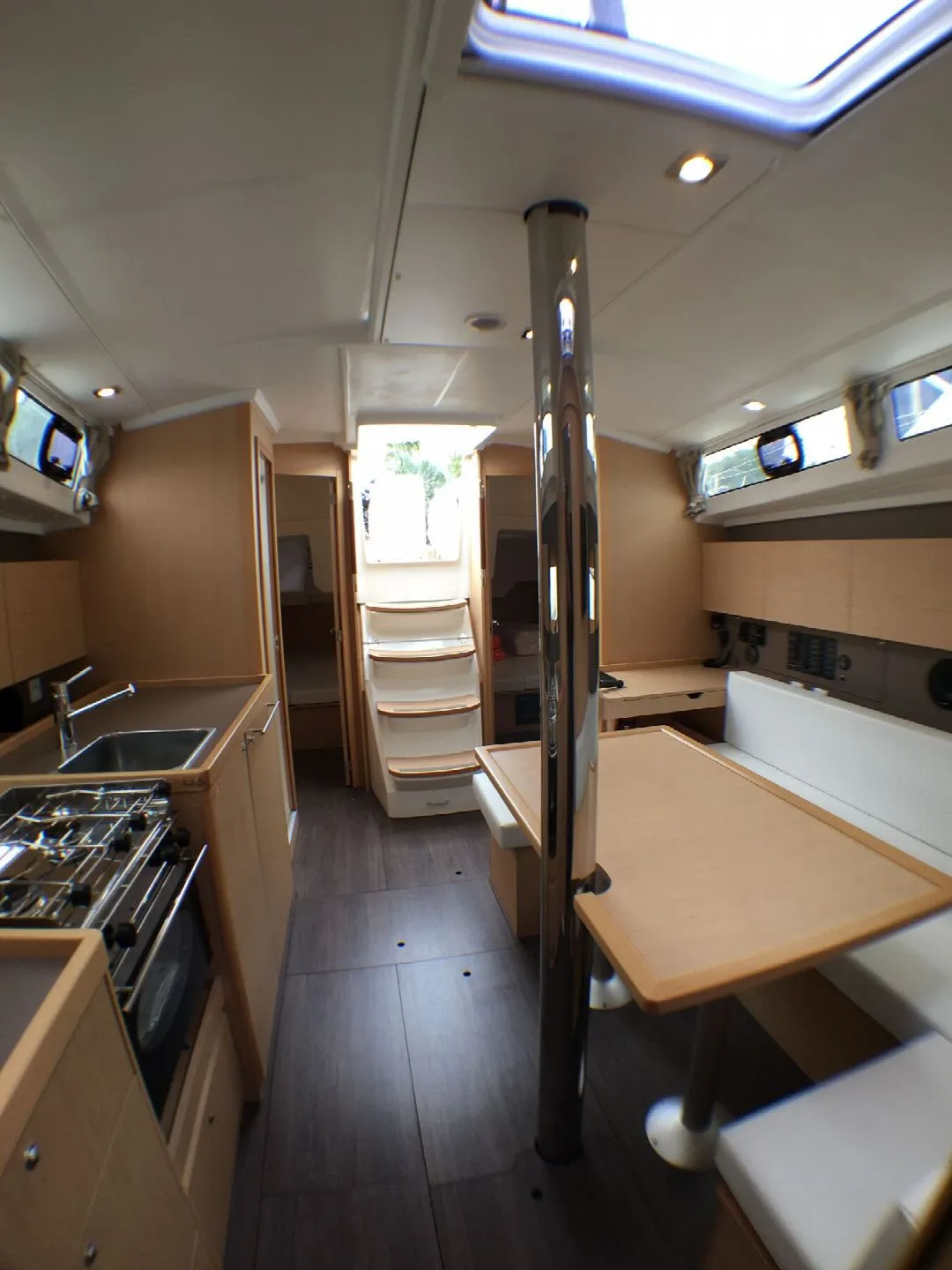 Charter a 11.5m 3 Cabin Sailing Yacht in Saint-Cyprien