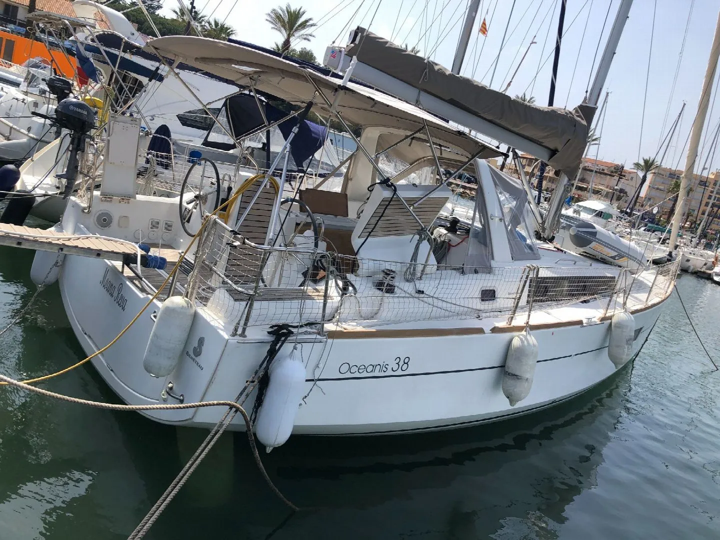 Charter a 11.5m 3 Cabin Sailing Yacht in Saint-Cyprien