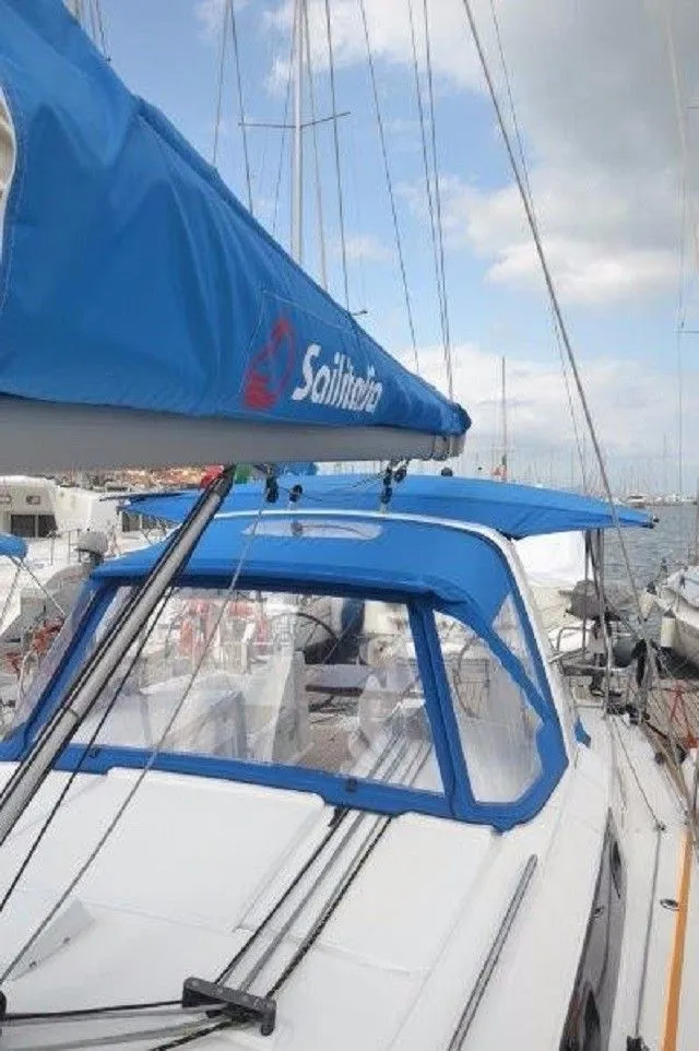 Explore Cannigione on a 11.59m Rental Beneteau Oceanis 38