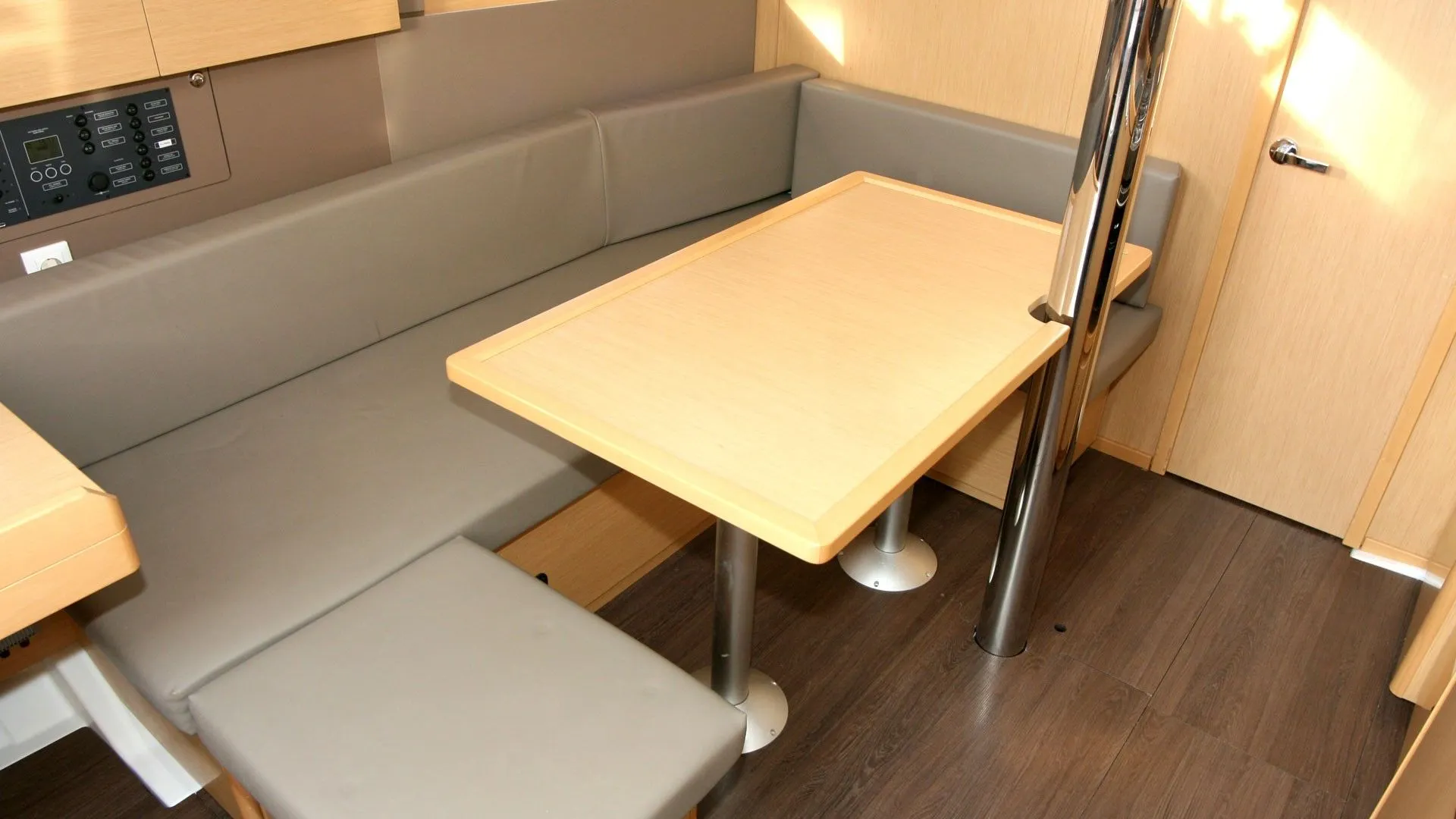 Olli Charterboot - 5