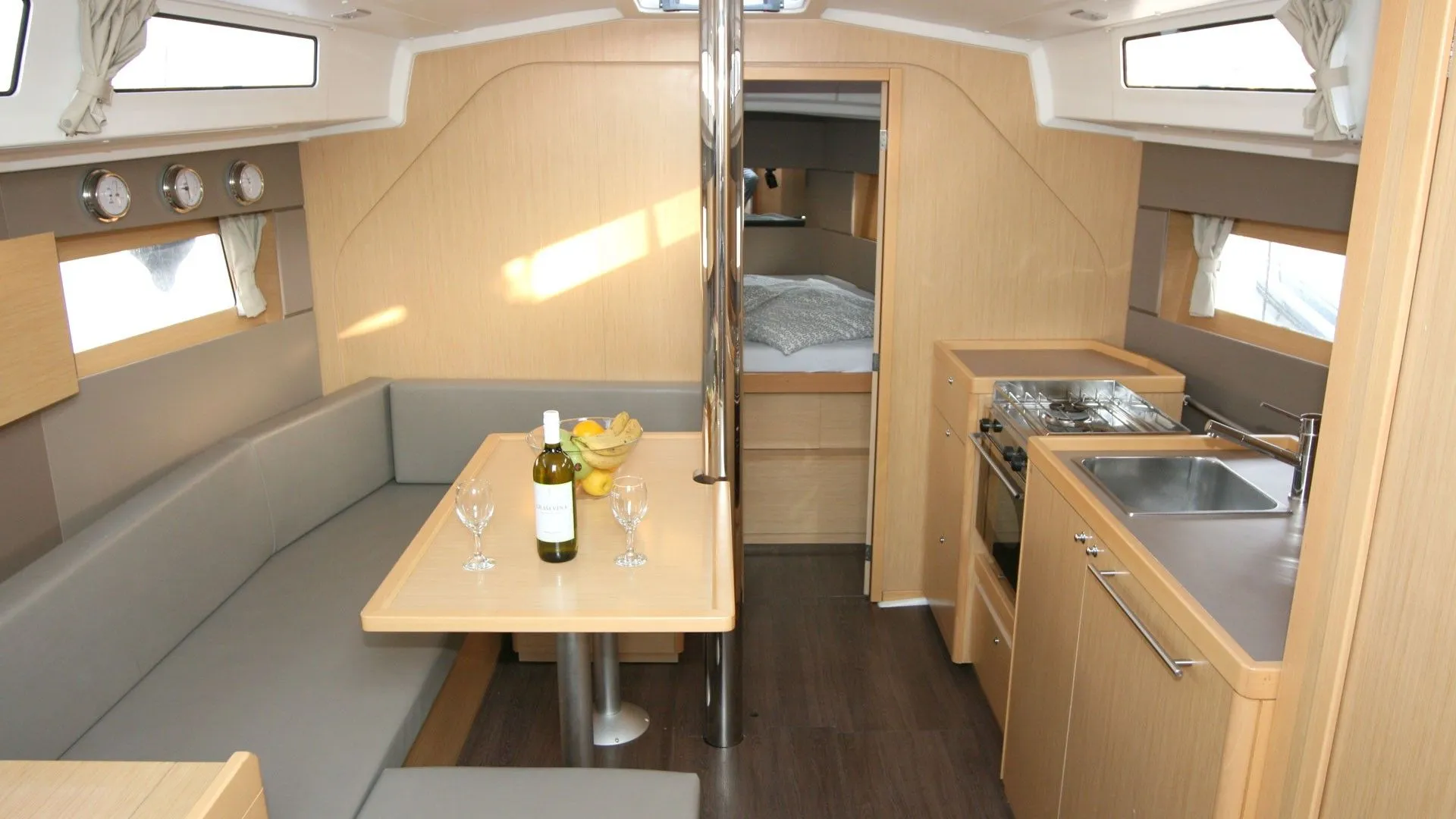 Olli Charterboot - 4