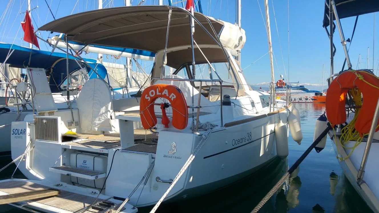 Boot - Explore Fethiye on a 11.59m Rental Beneteau Oceanis 38