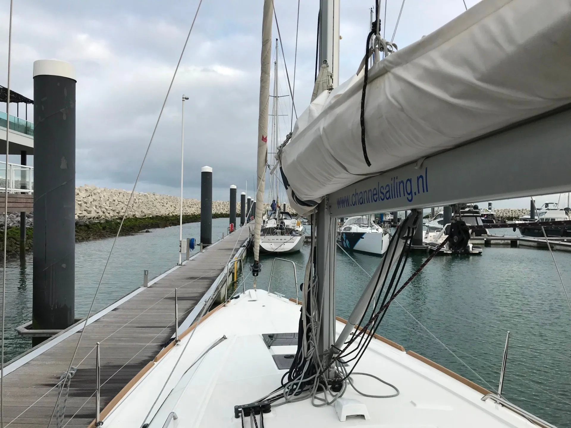 Explore Cadzand on a 11.5m Beneteau Oceanis 38 Sailing Yacht Rental