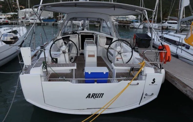 Explore Road Town on a 11.5m 2 Cabin Sailing Yacht Rental