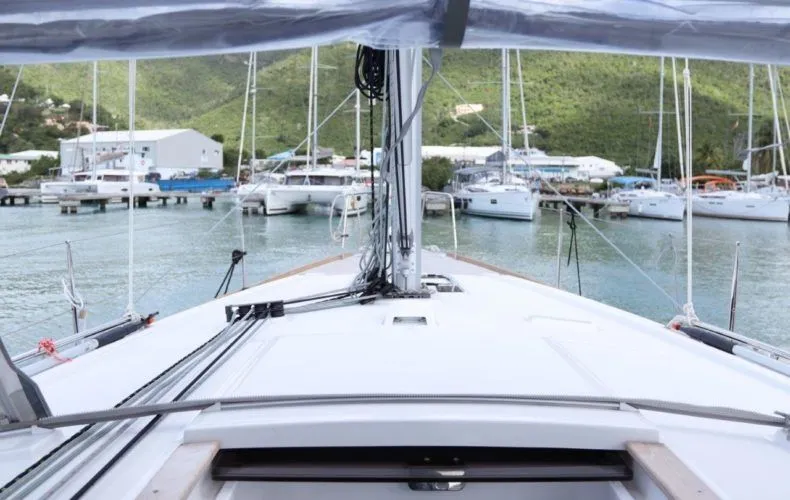 Explore Road Town on a 11.5m 2 Cabin Sailing Yacht Rental