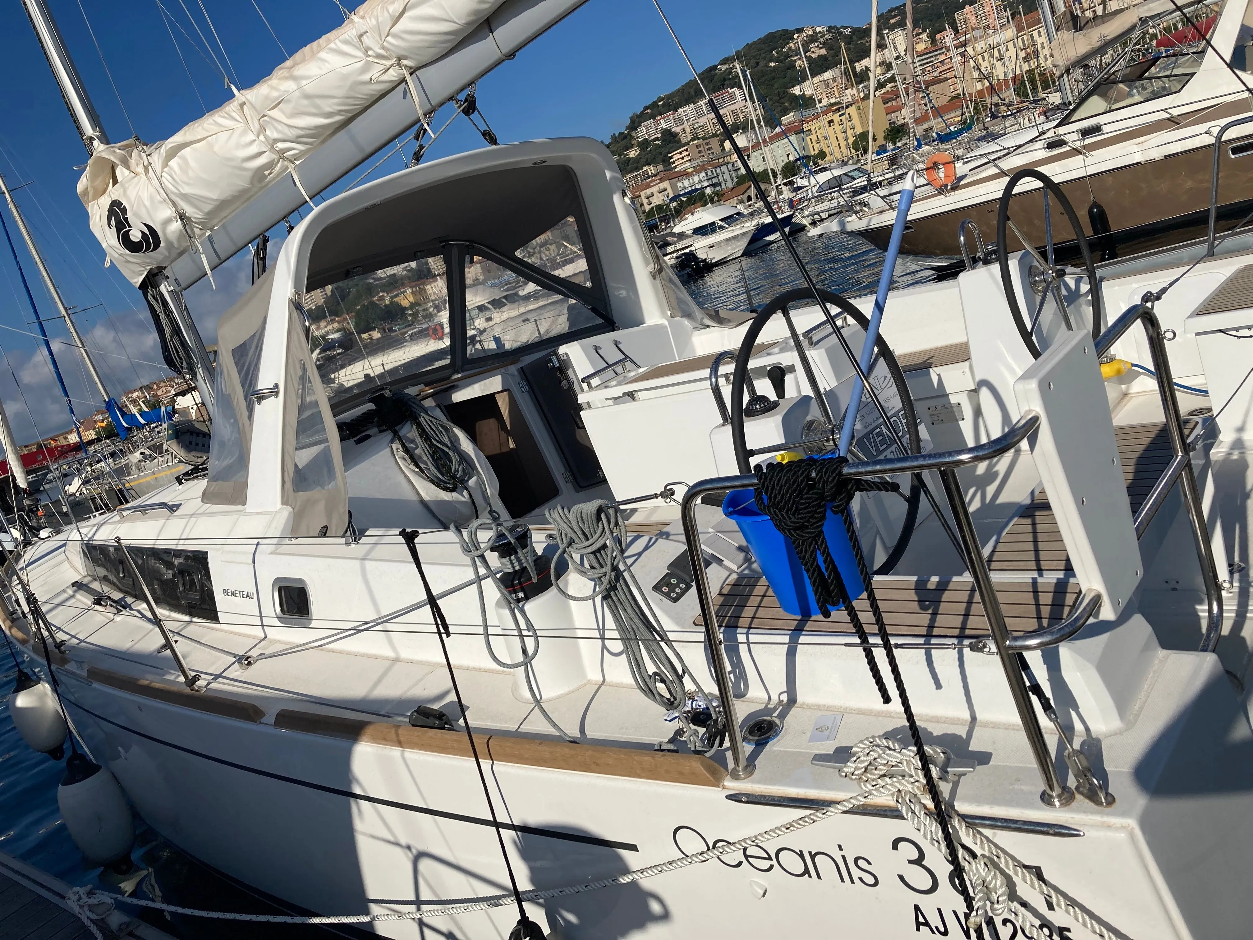 Boot - Charter a 11.5m Boat in Ajaccio