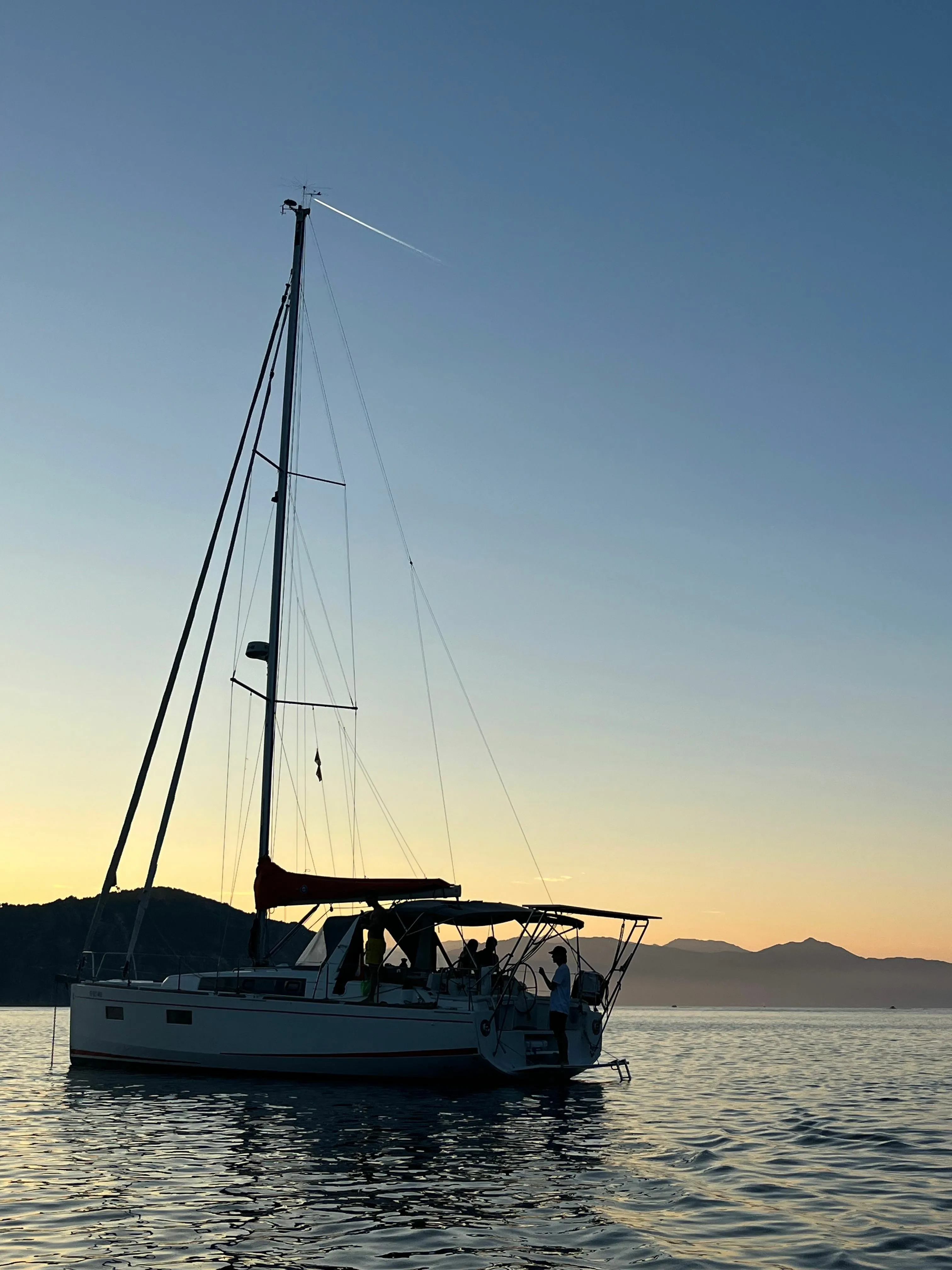Charter a 11.8m 3 Cabin Sailing Yacht in L'Escala